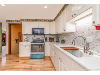 Photo #4: 9312866 Listing 