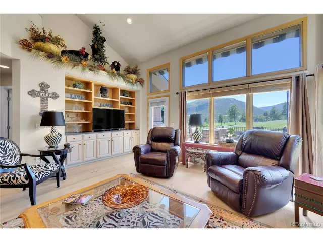 MLS: 9315282 Condo For Sale