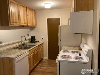 Photo #4: 932007 Listing