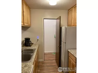 Photo #5: 932007 Listing