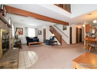 Photo #4: 932012 Listing