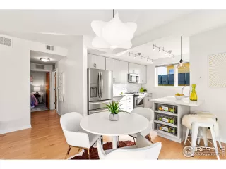 Photo #2: 932016 Listing 