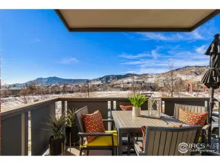 Photo #5: 932016 Listing 