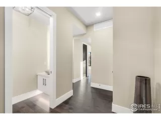 Photo #6: 932045 Listing