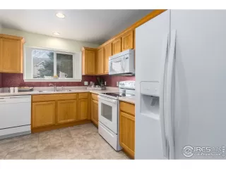 Photo #6: 932049 Listing