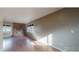 Photo #5: 932210 Listing