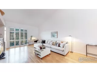 Photo #5: 932260 Listing