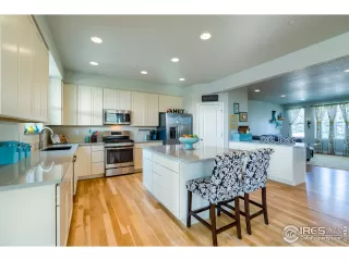 Photo #4: 932268 Listing