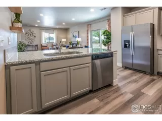 Photo #5: 932400 Listing 