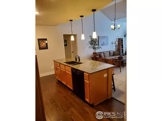 Photo #4: 932496 Listing 