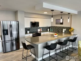 Photo #4: 932627 Listing