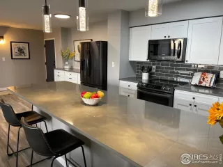 Photo #6: 932627 Listing