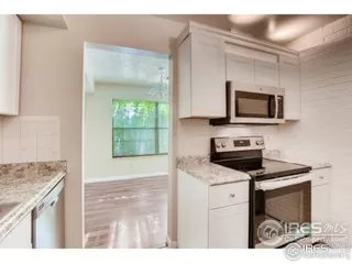 Photo #4: 932739 Listing