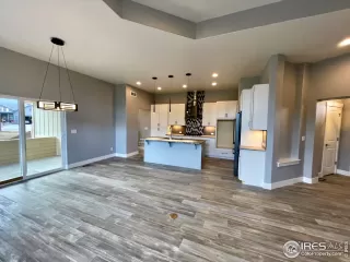 Photo #2: 932775 Listing