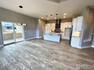 Photo #5: 932775 Listing