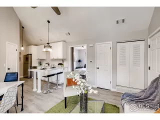 Photo #2: 932909 Listing