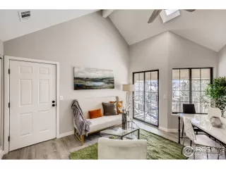 Photo #3: 932909 Listing