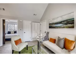 Photo #5: 932909 Listing