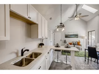 Photo #6: 932909 Listing