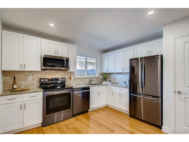 MLS: 9329686 Condo For Sale