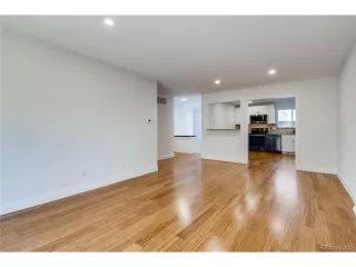 Photo #5: 9329686 Listing