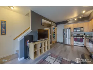 Photo #6: 932999 Listing