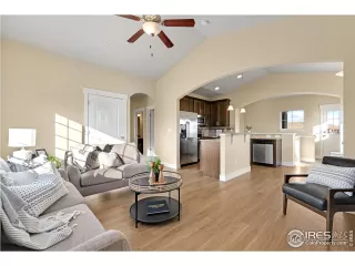 Photo #4: 933044 Listing