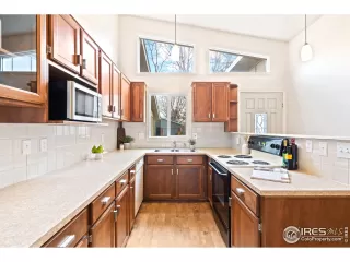 Photo #4: 933050 Listing