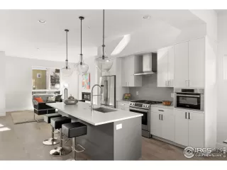 Photo #5: 933055 Listing 