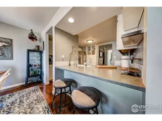 Photo #6: 933097 Listing