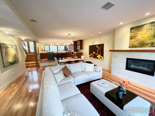 MLS: 933202 Condo For Sale