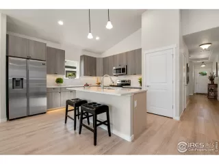 Photo #5: 933299 Listing