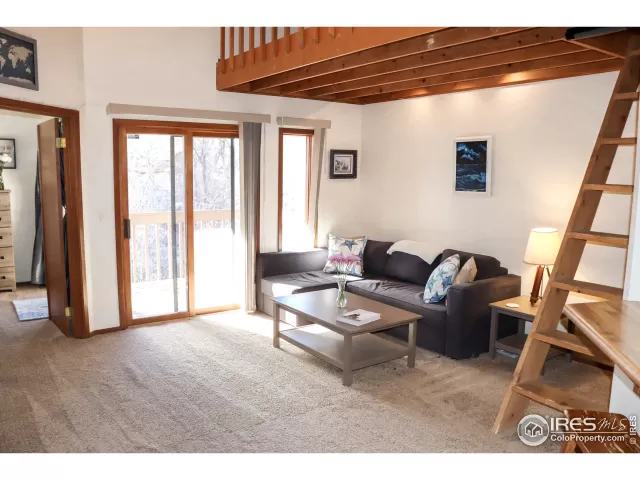 MLS: 933485 Condo For Sale