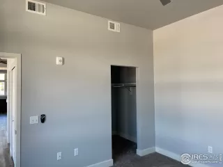 Photo #5: 933580 Listing