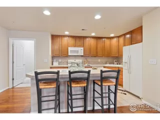 Photo #4: 933609 Listing