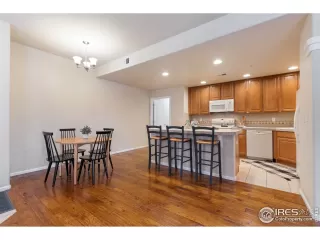 Photo #6: 933609 Listing