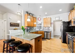 Photo #4: 933658 Listing