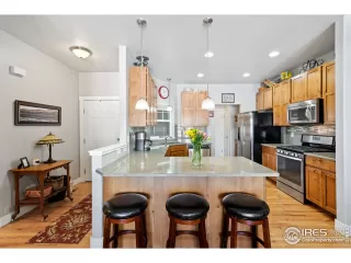 Photo #5: 933658 Listing