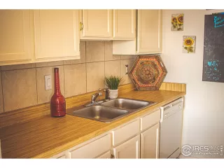 Photo #4: 933672 Listing 
