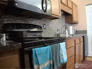 Photo #4: 933711 Listing