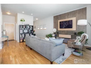 Photo #5: 933741 Listing