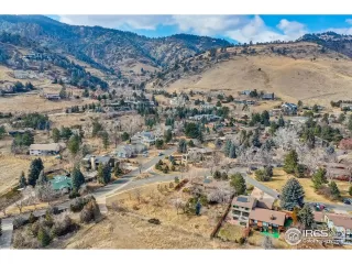 Photo #4: 933760 Listing