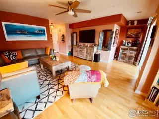 Photo #3: 933800 Listing