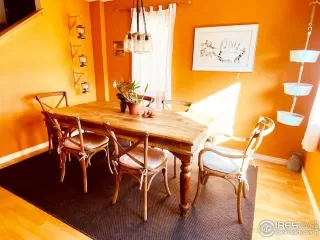 Photo #5: 933800 Listing