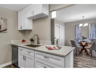 Photo #5: 933805 Listing