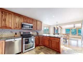 Photo #6: 933824 Listing