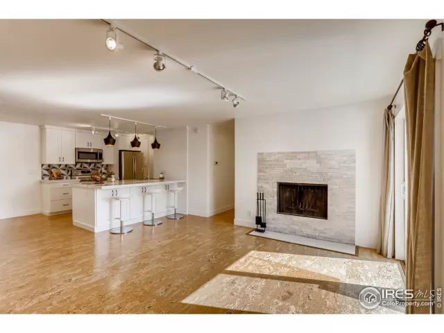 MLS: 933828 Condo For Sale