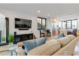 Photo #3: 933908 Listing