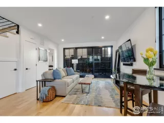 Photo #4: 933908 Listing