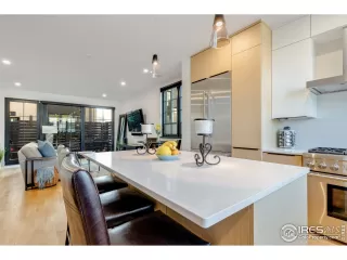 Photo #6: 933908 Listing